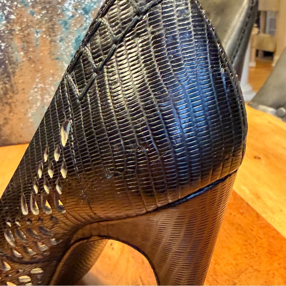 Proenza Schouler Archival 2011 Perforated Black Leather Lizard Print Pumps - Picture 14 of 14